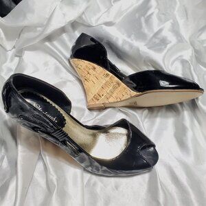 $$$ NEW DELICIOUS black patent cut out open toe cork wedge heels Sz 7.5